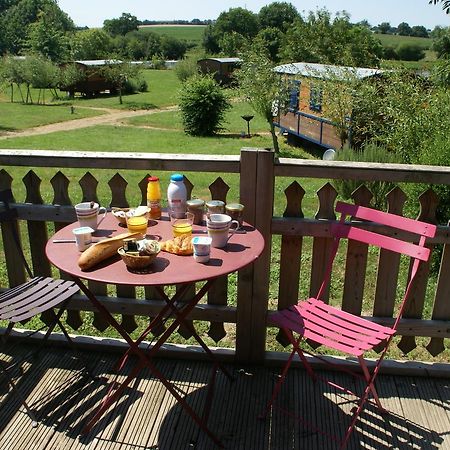 Les Roulottes & Cottages Du Moulin Chenillé-Changé Esterno foto
