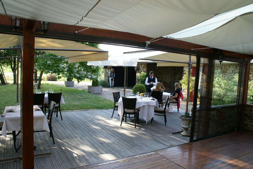 Les Roulottes & Cottages Du Moulin Chenillé-Changé Esterno foto