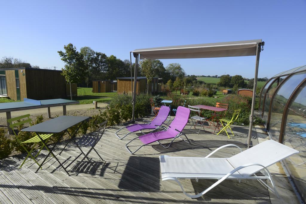 Les Roulottes & Cottages Du Moulin Chenillé-Changé Esterno foto