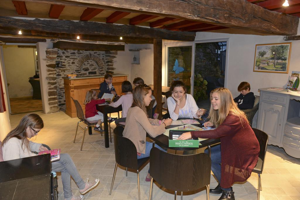 Les Roulottes & Cottages Du Moulin Chenillé-Changé Esterno foto