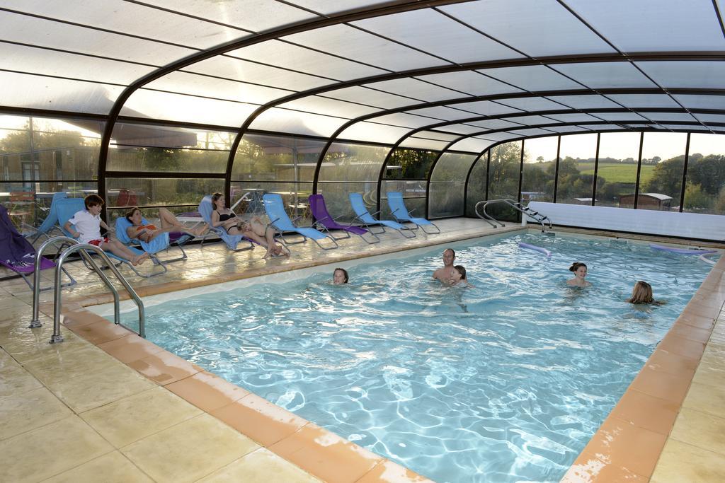 Les Roulottes & Cottages Du Moulin Chenillé-Changé Esterno foto