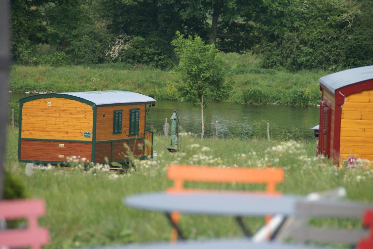 Les Roulottes & Cottages Du Moulin Chenillé-Changé Esterno foto